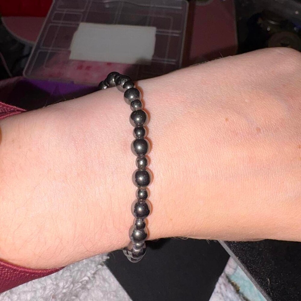 Magnetic Black beaded bracelet with silver accents #beaded #silver #magnet